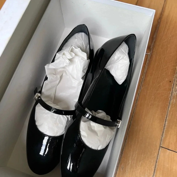 Louis Vuitton Patent Leather Mary Jane Flats – Black – Size 37 - Picture 8 of 9